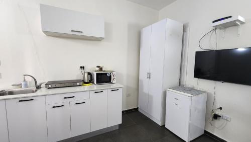 Facilities, David Hameleh House in Netanya Facilities, David Hameleh House in Netanya