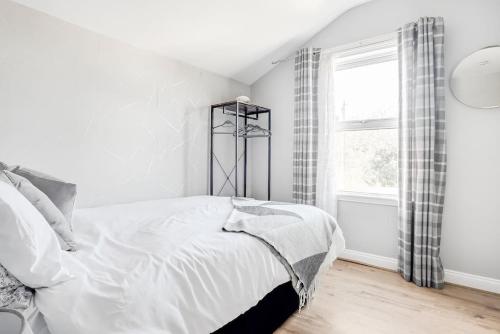 Lutterworth House by Our Home Short Stays