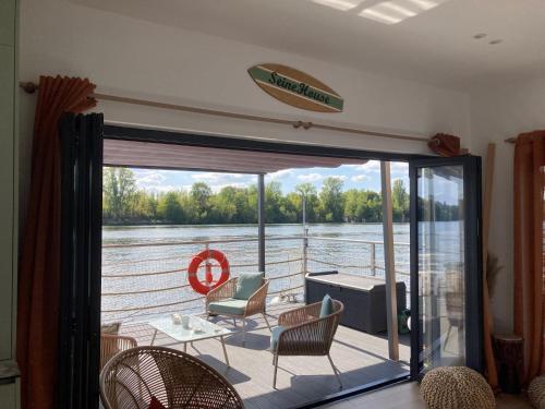 SeineHouse - Maison flottante (HouseBoat) - Sejour magique sur l'eau in Triel-Sur-Seine SeineHouse - Maison flottante (HouseBoat) - Sejour magique sur l'eau in Triel-Sur-Seine