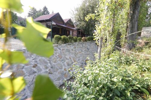Brvnare Ala Vrdnik in Vrdnik Brvnare Ala Vrdnik in Vrdnik