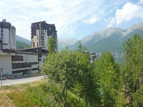 Studio Les Orres, 1 piece, 4 personnes - FR-1-322-115 in Les Orres Studio Les Orres, 1 piece, 4 personnes - FR-1-322-115 in Les Orres