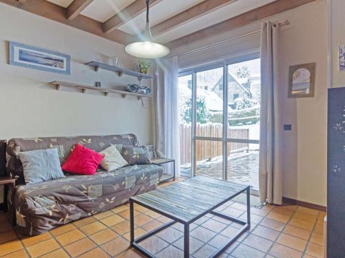 Chalet cosy avec garage et vues, 3 niveaux, 6 pers, proche Luz, animaux admis - FR-1-402-54 in Viella Chalet cosy avec garage et vues, 3 niveaux, 6 pers, proche Luz, animaux admis - FR-1-402-54 in Viella