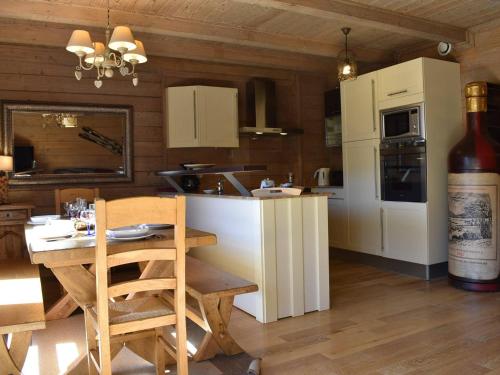 Appartement Meribel, 4 pieces, 6 personnes - FR-1-180-455 in Le Villaret Appartement Meribel, 4 pieces, 6 personnes - FR-1-180-455 in Le Villaret