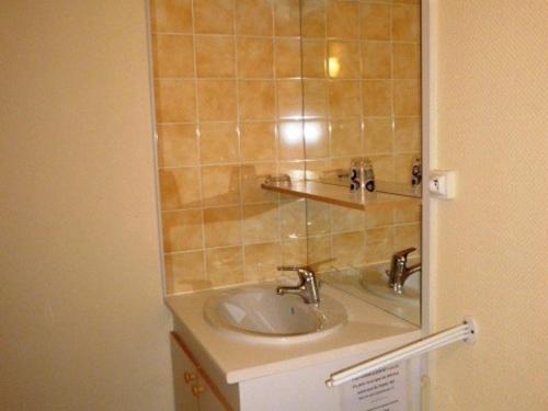 Appartement cosy, acces direct pistes, 5-6 pers., casier a skis, fondue & raclette, parking gratuit in Arette Appartement cosy, acces direct pistes, 5-6 pers., casier a skis, fondue & raclette, parking gratuit in Arette