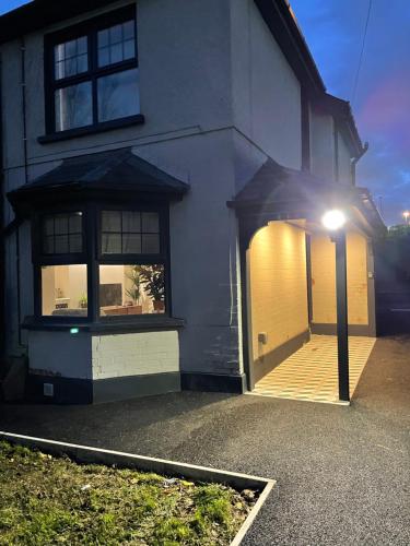 Cheerful 2 bed house on Causeway Coastal Route with parking in Bellevue Cheerful 2 bed house on Causeway Coastal Route with parking in Bellevue
