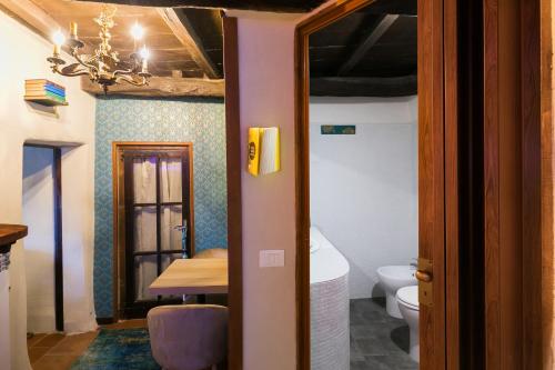 Bathroom, Opera Suites - Le notti bianche in Mazzano Romano Bathroom, Opera Suites - Le notti bianche in Mazzano Romano