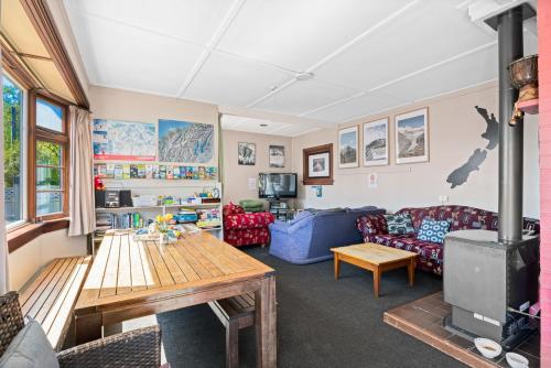 Aufenthaltsraum/ TV-Zimmer, Mountain View Backpackers in Wanaka Aufenthaltsraum/ TV-Zimmer, Mountain View Backpackers in Wanaka