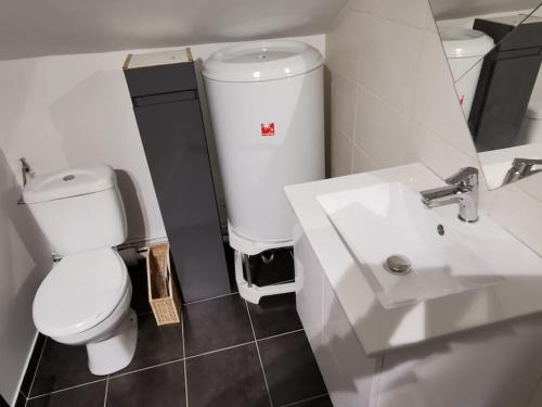 Studio sous les toits proche Paris et Versailles in Chaville Studio sous les toits proche Paris et Versailles in Chaville