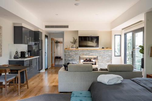 Guestroom, Earimil Villas - Waterfront in Frankston Guestroom, Earimil Villas - Waterfront in Frankston