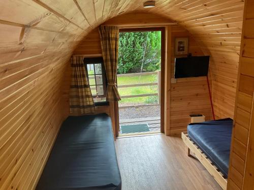 Glamping Hut - By The Way Campsite in Tyndrum Glamping Hut - By The Way Campsite in Tyndrum