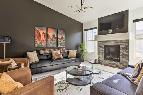 Parker Townhome with Fireplace and Basement Bar! in Parker (CO) Parker Townhome with Fireplace and Basement Bar! in Parker (CO)