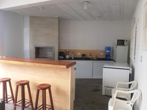 厨房, Casa Praia Piscina ITANHAÉM (Casa Praia Piscina ITANHAEM) in 坎波斯伊利索斯 厨房, Casa Praia Piscina ITANHAÉM (Casa Praia Piscina ITANHAEM) in 坎波斯伊利索斯