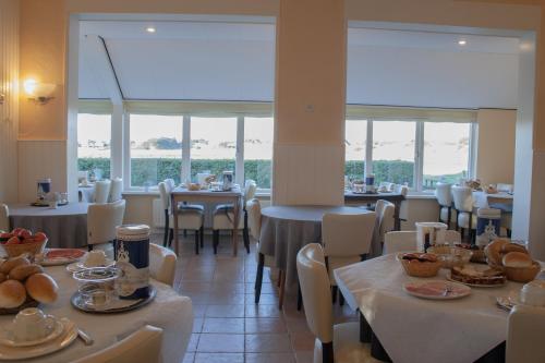 Restaurant, Hotel Bos en Duinzicht in Ameland Restaurant, Hotel Bos en Duinzicht in Ameland