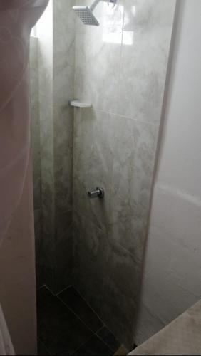 Shower, Apto Encantador con WiFi en Cartago, Valle in Cartago Shower, Apto Encantador con WiFi en Cartago, Valle in Cartago