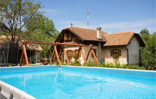 Bazen, Nice home in Hrastovica with 2 Bedrooms and WiFi in Petrinja Bazen, Nice home in Hrastovica with 2 Bedrooms and WiFi in Petrinja