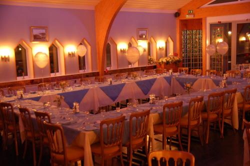 Étterem, Warrens Village Motel and Self Catering in Clevedon Étterem, Warrens Village Motel and Self Catering in Clevedon