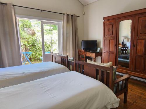 Guestroom, St Aidans Guest Cottage in Grahamstown Guestroom, St Aidans Guest Cottage in Grahamstown