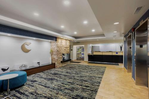 大堂, 康福特套房酒店-勞雷爾山-費城 (Comfort Inn & Suites Mt. Laurel-Philadelphia) in 月桂山 (NJ) 大堂, 康福特套房酒店-勞雷爾山-費城 (Comfort Inn & Suites Mt. Laurel-Philadelphia) in 月桂山 (NJ)