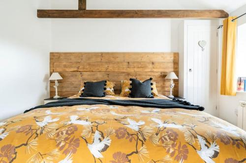 New Listing - Idyllic cottage in a beautiful Kent setting in Harrietsham New Listing - Idyllic cottage in a beautiful Kent setting in Harrietsham
