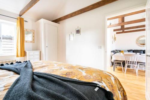 New Listing - Idyllic cottage in a beautiful Kent setting in Harrietsham New Listing - Idyllic cottage in a beautiful Kent setting in Harrietsham