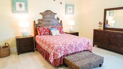 Shellona Beachfront Villa - Bahamas Abaco in Marsh Harbour Shellona Beachfront Villa - Bahamas Abaco in Marsh Harbour