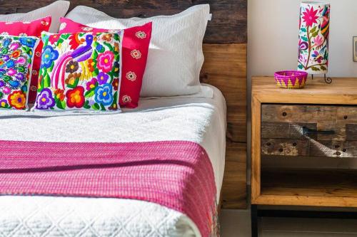 Ikal Mexican Modern 150MB Fiber WiFi