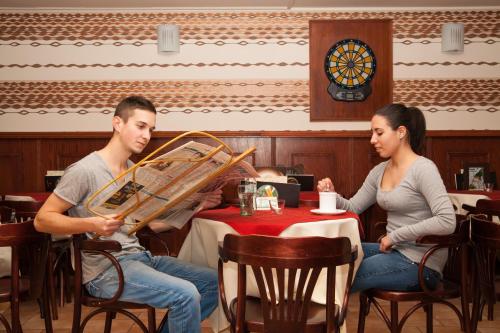 ผับ/เลาจน์, Korona Home in ซาร์วาร์ ผับ/เลาจน์, Korona Home in ซาร์วาร์