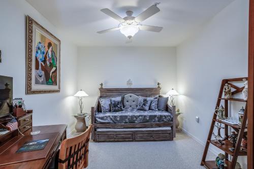 Nestled in Naples in Lely Resort (FL) Nestled in Naples in Lely Resort (FL)