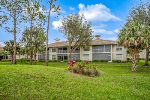 Nestled in Naples in Lely Resort (FL) Nestled in Naples in Lely Resort (FL)