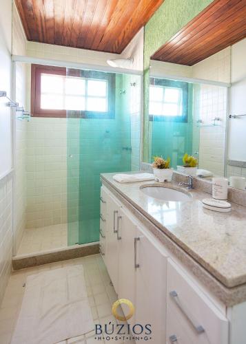 卫浴间, Casa alto padrão completa! Area Gourmet, cervejeira, 4 suítes com ar, wi-fi, completa! (Casa alto padrao completa! Area Gourmet, cervejeira, 4 suites com ar, wi-fi, completa!) in 维拉路易莎 卫浴间, Casa alto padrão completa! Area Gourmet, cervejeira, 4 suítes com ar, wi-fi, completa! (Casa alto padrao completa! Area Gourmet, cervejeira, 4 suites com ar, wi-fi, completa!) in 维拉路易莎