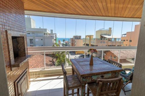 balcon/terrasse, Maristela 201 - Apartamento na praia de Bombas com vista para o mar - à poucos passos da praia (Maristela 201 - Apartamento na praia de Bombas com vista para o mar - a poucos passos da praia - (Co) in Bombinhas balcon/terrasse, Maristela 201 - Apartamento na praia de Bombas com vista para o mar - à poucos passos da praia (Maristela 201 - Apartamento na praia de Bombas com vista para o mar - a poucos passos da praia - (Co) in Bombinhas