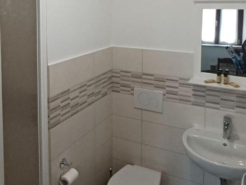 Bathroom, Majestic holiday home in Montefalcone Appennino with garden in Montefalcone Appennino Bathroom, Majestic holiday home in Montefalcone Appennino with garden in Montefalcone Appennino