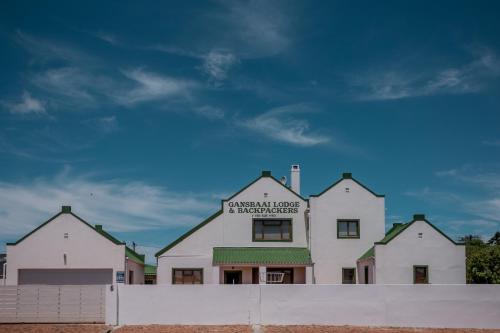 Exterior view, Gansbaai Lodge & Backpackers in Gansbaai Exterior view, Gansbaai Lodge & Backpackers in Gansbaai