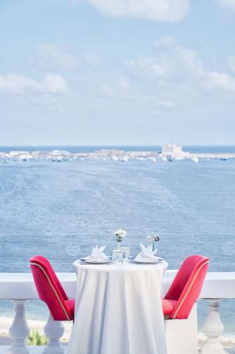 מסעדה, Le Metropole Luxury Heritage Hotel Since 1902 by Paradise Inn Group in אלכסנדריה מסעדה, Le Metropole Luxury Heritage Hotel Since 1902 by Paradise Inn Group in אלכסנדריה