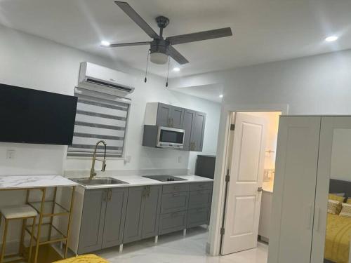 Stunning Deluxe Studio in Hialeah (Florida) Stunning Deluxe Studio in Hialeah (Florida)