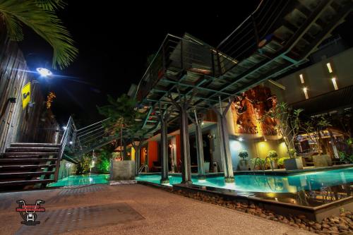 ニッキーズ ハンドルバー ホテル9