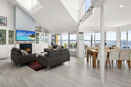 Waterfront Wonderland 41 Foreshore Dr stunning house with a lift linen Wi Fi and ducted air conditio in Port Stephens Waterfront Wonderland 41 Foreshore Dr stunning house with a lift linen Wi Fi and ducted air conditio in Port Stephens