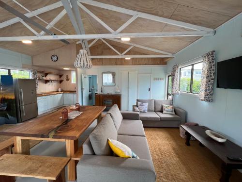 Facilities, Cooks Cabin in Whitianga Facilities, Cooks Cabin in Whitianga