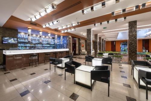 Bar/ Salón, Grand Majestic Hotel Prague in Praga Bar/ Salón, Grand Majestic Hotel Prague in Praga