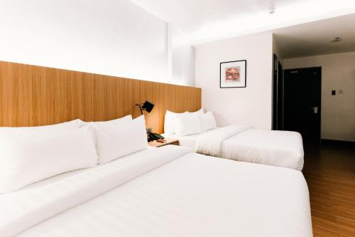 Guestroom, El Sancho Hotel in Naga City Guestroom, El Sancho Hotel in Naga City