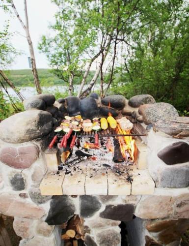 Beautiful riverside cottage with sauna & hot tub in Nuorgam Beautiful riverside cottage with sauna & hot tub in Nuorgam