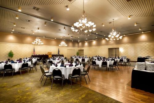 Bankett-terem, Westmark Fairbanks Hotel and Conference Center in Fairbanks (Alaszka) Bankett-terem, Westmark Fairbanks Hotel and Conference Center in Fairbanks (Alaszka)