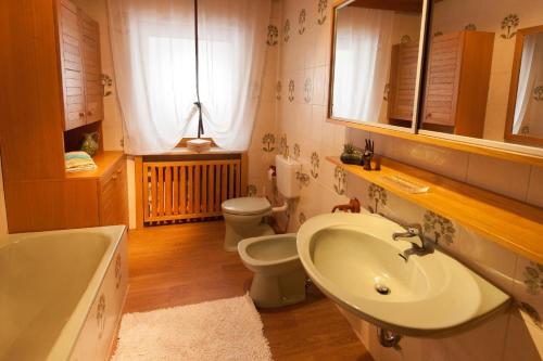 Bathroom, Ferienhaus "Lisa´s Hausl" in Neuschonau Bathroom, Ferienhaus "Lisa´s Hausl" in Neuschonau