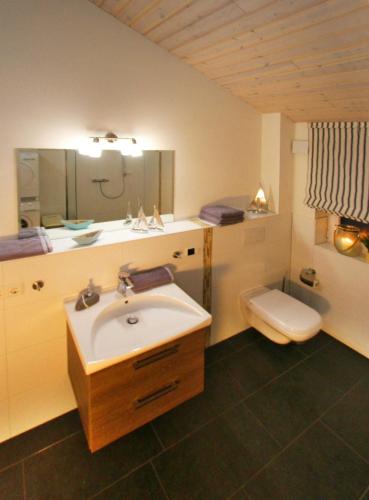 Bathroom, Ferienhaus Esbjerg in Steinbergkirche Bathroom, Ferienhaus Esbjerg in Steinbergkirche