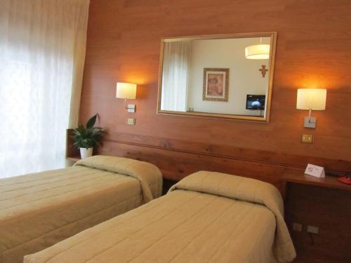 Hotel Corona in Zoldo Alto Hotel Corona in Zoldo Alto