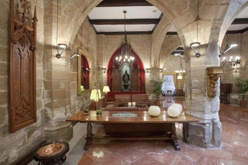 Pub/Lounge, Parador de Santo Domingo de la Calzada in Santo Domingo de la Calzada Pub/Lounge, Parador de Santo Domingo de la Calzada in Santo Domingo de la Calzada