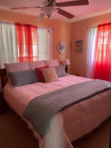 Pool Home - Close to Everything in Palmetto Pool Home - Close to Everything in Palmetto