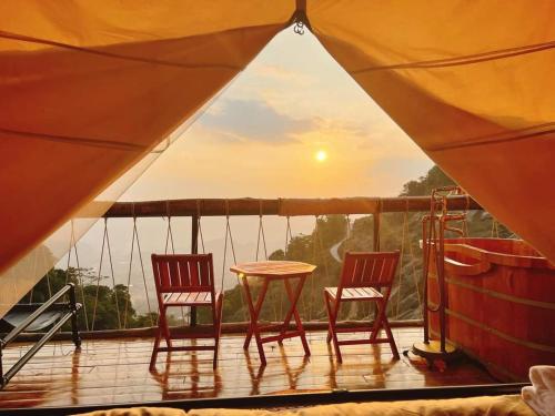 Balcony/terrace, Leu May Retreat - Glamping & Coffee in Moc Chau Balcony/terrace, Leu May Retreat - Glamping & Coffee in Moc Chau