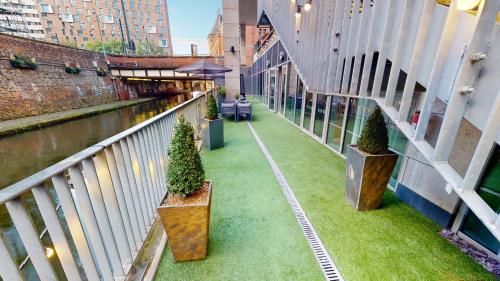 Phòng họp/ hội nghị, Holiday Inn Manchester - City Centre By IHG in Manchester Phòng họp/ hội nghị, Holiday Inn Manchester - City Centre By IHG in Manchester