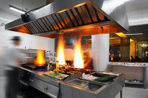 кухня, TRYP by Wyndham Cuenca Zahir in Куенка кухня, TRYP by Wyndham Cuenca Zahir in Куенка